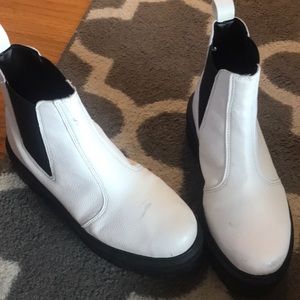 Urban outfitters size 7 white boots